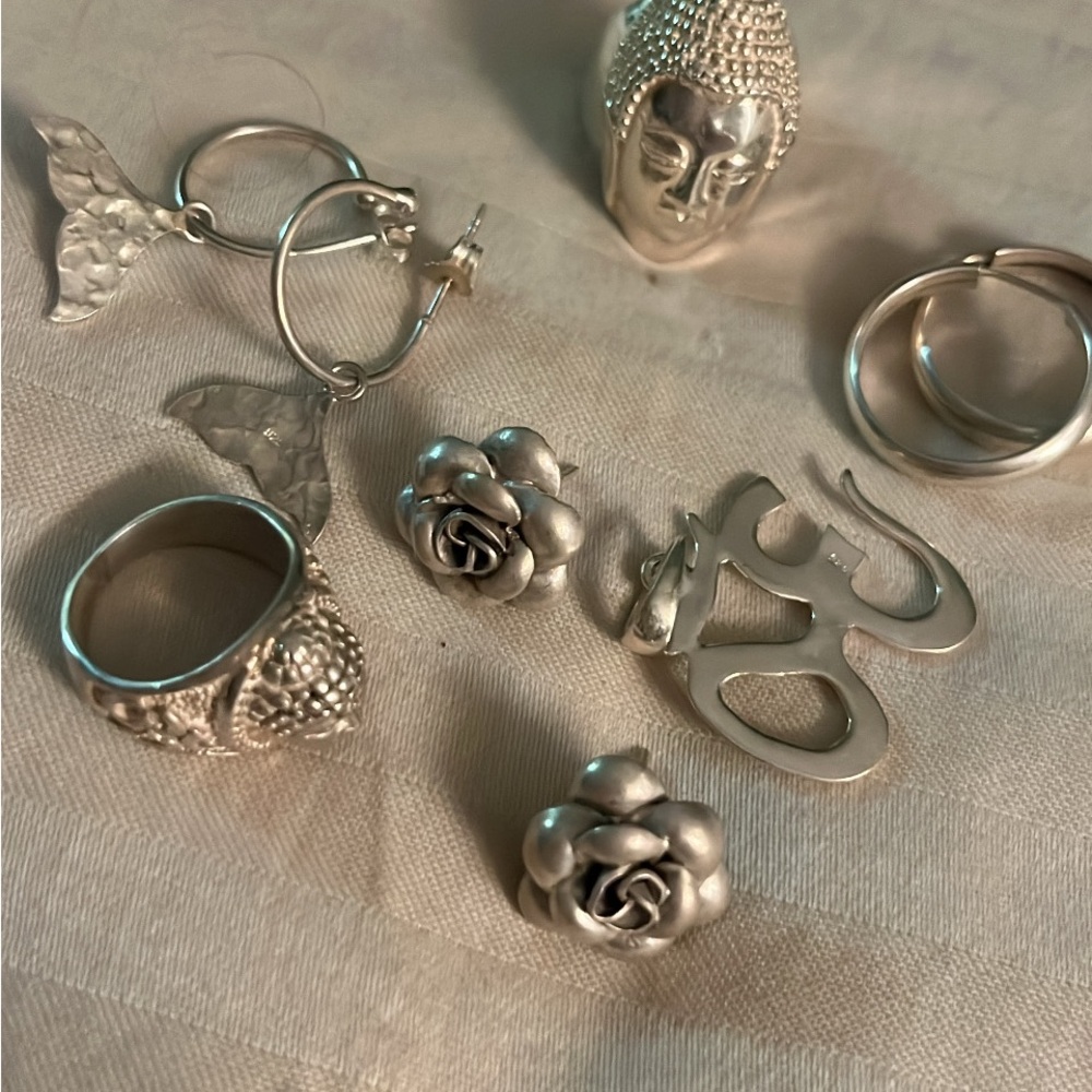 Chic Silver Rose Earrings